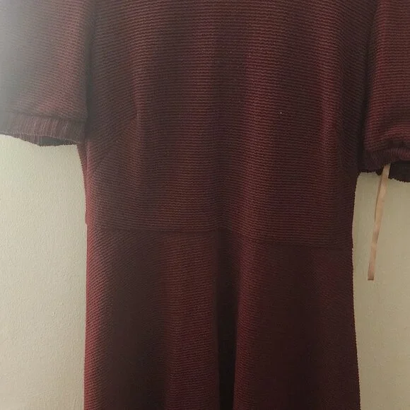 Gal Meets Glam Collection Kristen Burgundy dress - Picture 4 of 6